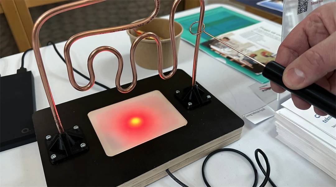 en böjd metallstång