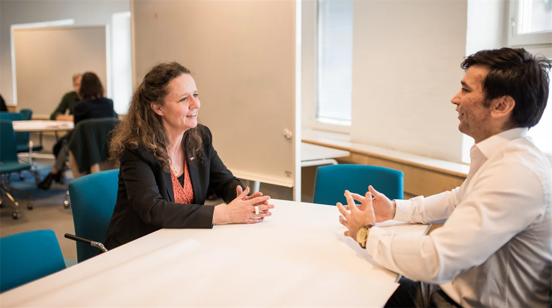 Anna Eriksson, GD DIGG, Najib Bege, statsvetenskap