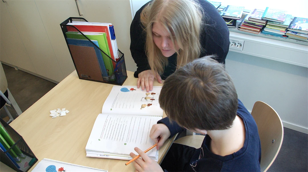 Min klasskompis Emelie Hjort gjorde också praktik på samma skola. Hon värdesätter att tidigt under utbildningen få komma ut på vfu och göra egna erfarenheter inom läraryrket. 