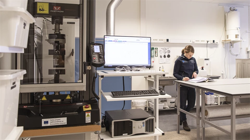 Overview of the materials lab at Sports Tech Research Centre