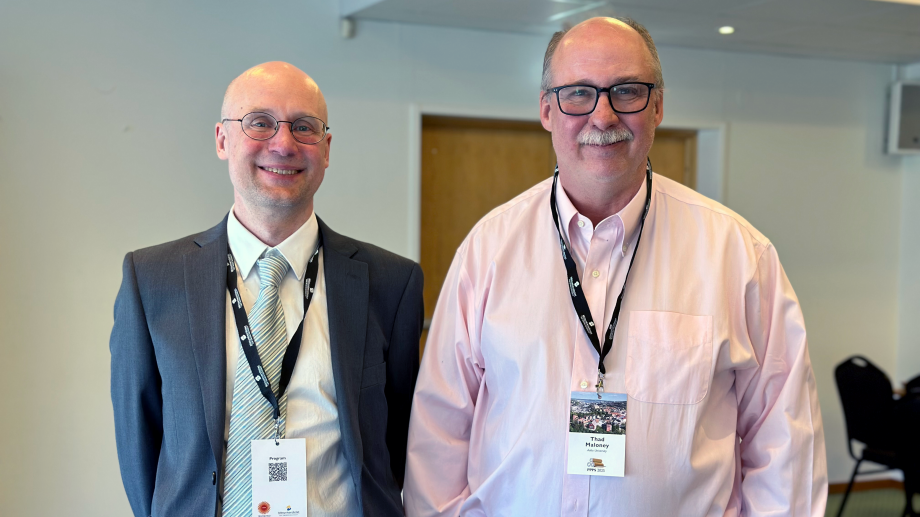 Stefan Lindström, professor vid FSCN och ordförande för organisationskommittén och Thad C. Maloney, professor vid Aalto University.