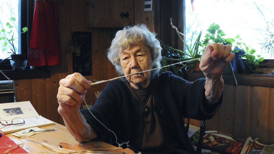 Martha Elise Jåma, Låarte sijte, förbereder sentråd. 