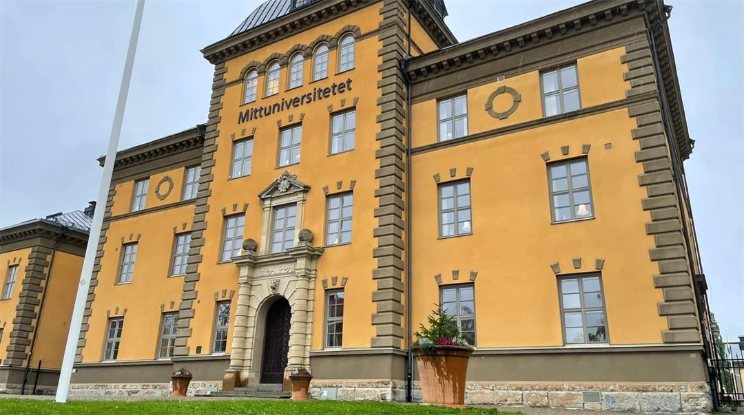 gul byggnad campus östersund