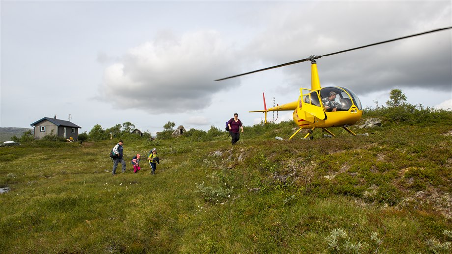 Transport från sommarboplatsen i Såaloegorre, Låarte sijte.