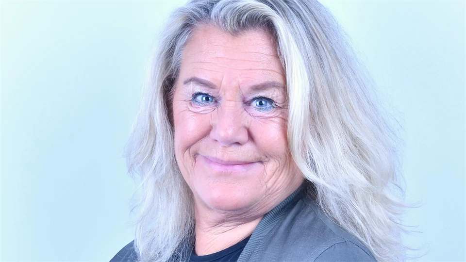 Profilbild på Lena Bäck.