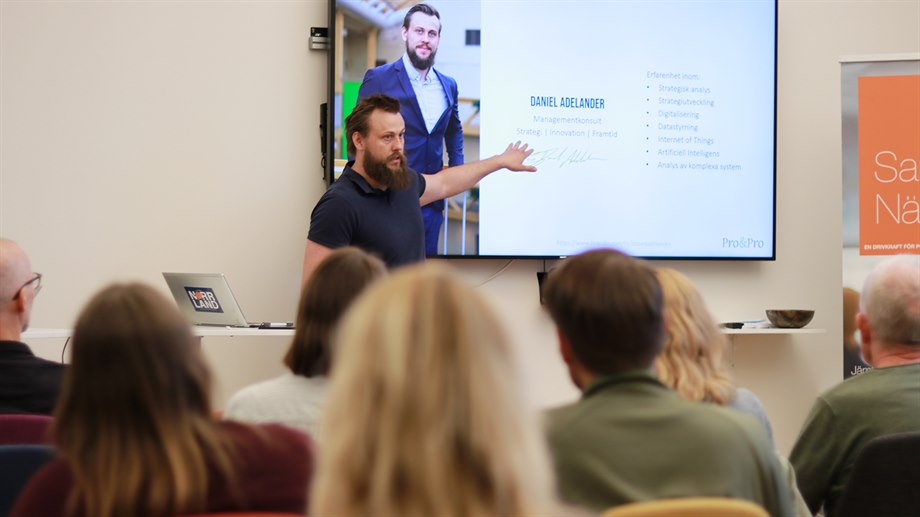 Daniel Adelander presenterade AI i vardagen
