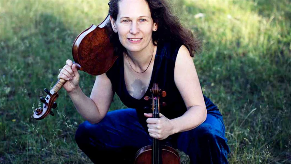 Broman spelas Lindström