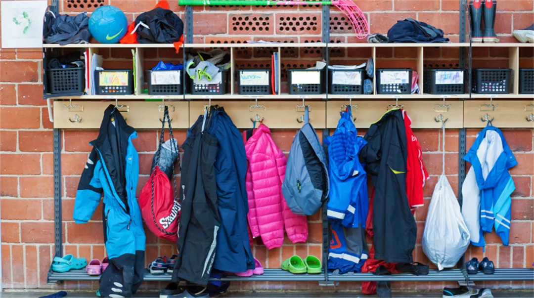 Klädhängare i skola