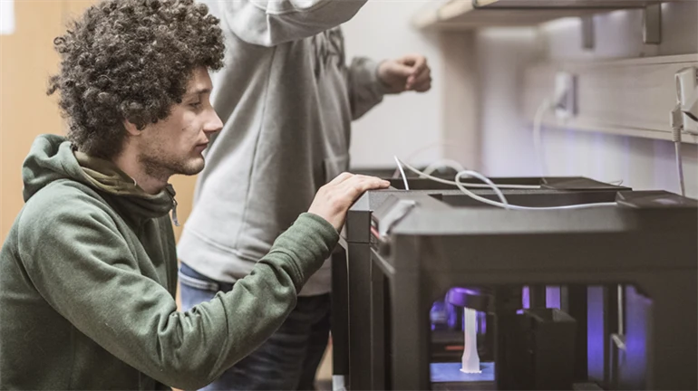 Studenternas 3D-labb sportteknologi och maskiningenjör
