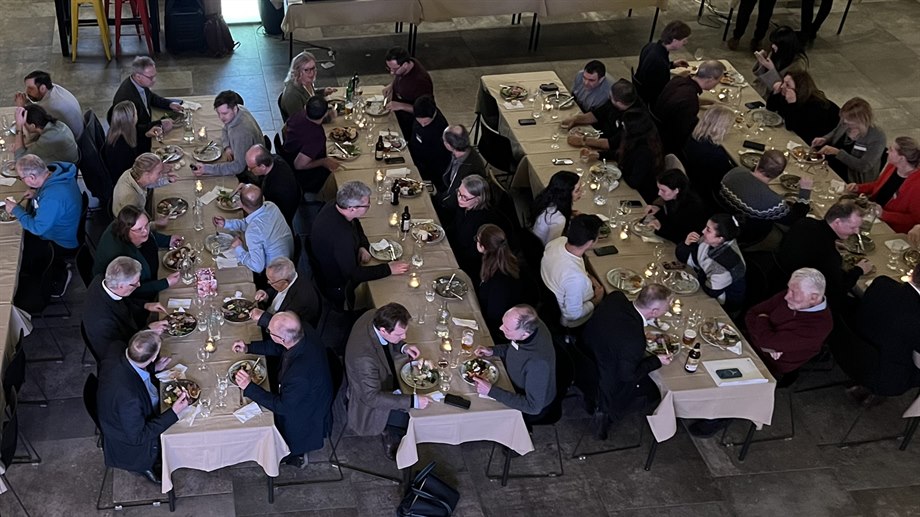  The participants of the FSCN days celebrate Mittuniversitetet's 20th anniversary.