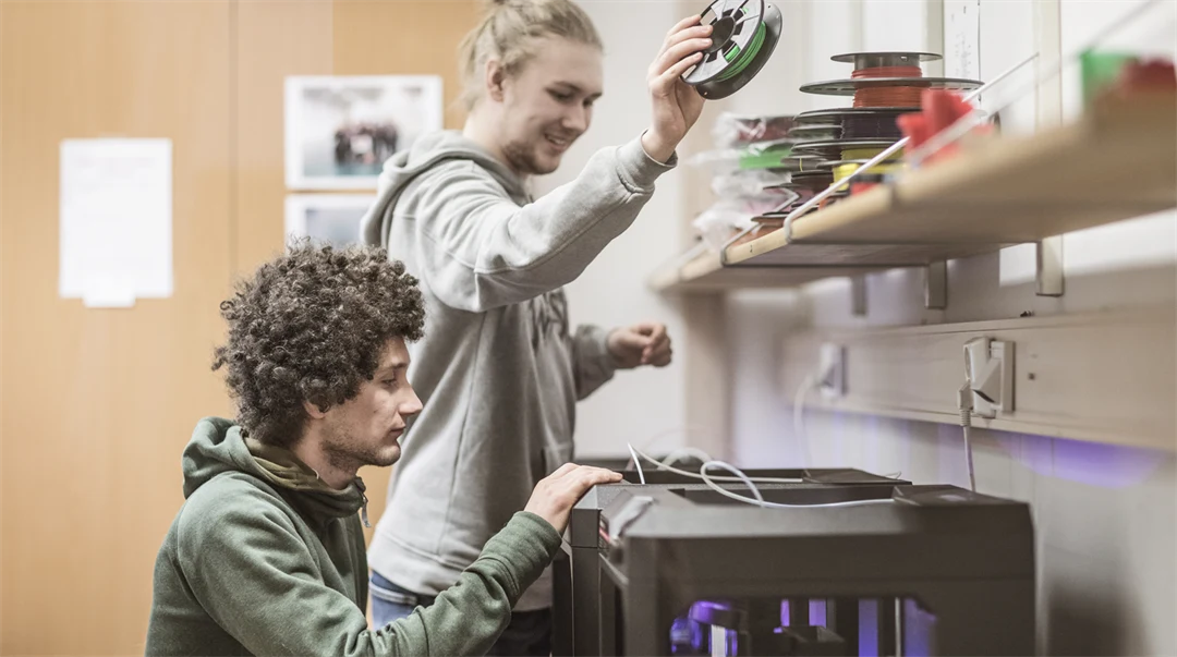 Studenternas 3D-labb sportteknologi och maskiningenjör