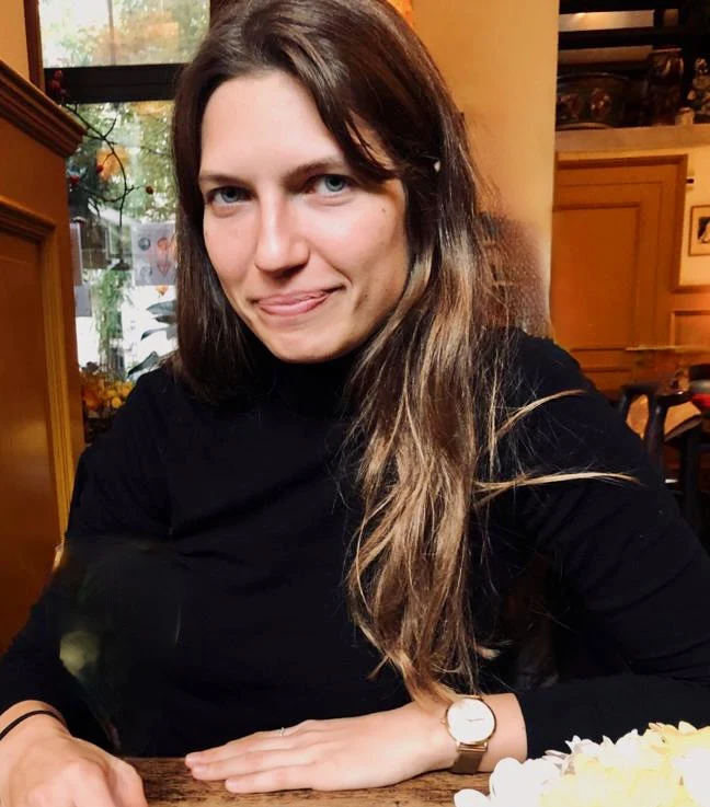 Porträttbild på en kvinna