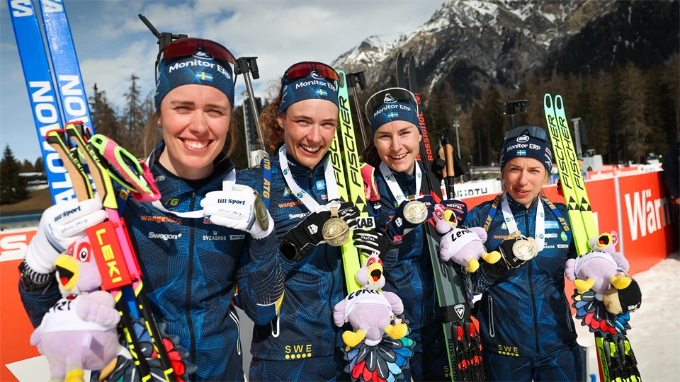 Stafettlag i skidskytte med bronsmedaljer.