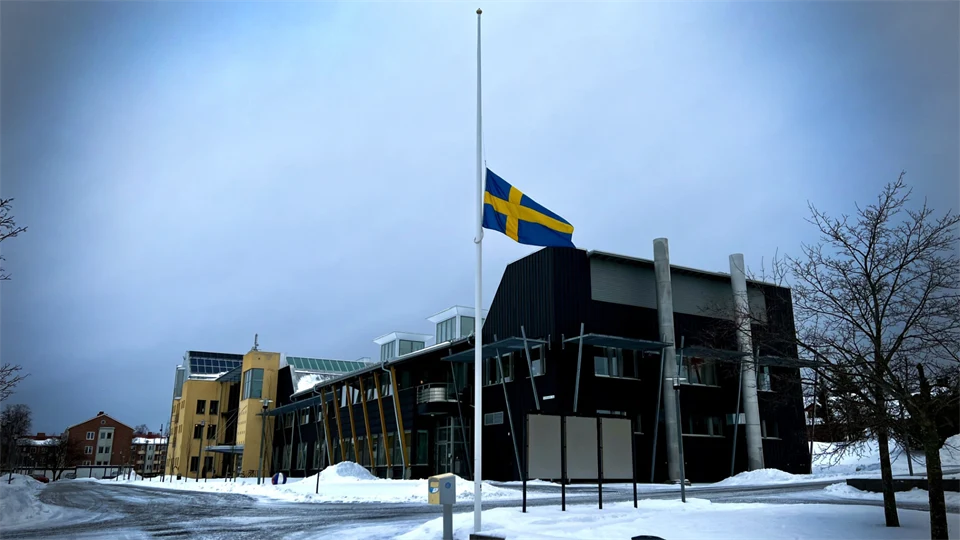 Flagga halvstång