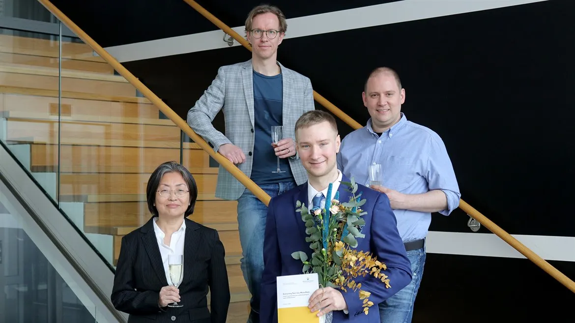 Biträdande handledare Stefan Forsström, Patrik Österberg, handledare Prof. Tingting Zhang och Johannes Lindén, doktorand. 