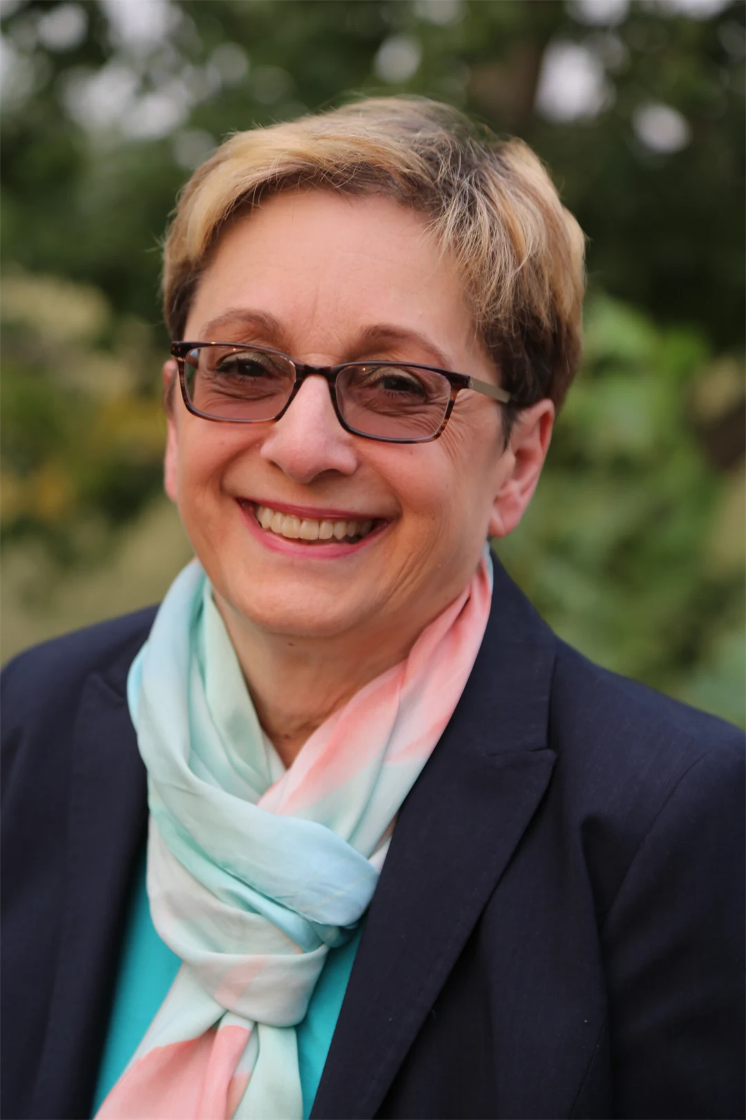 Porträttbild på en kvinna.