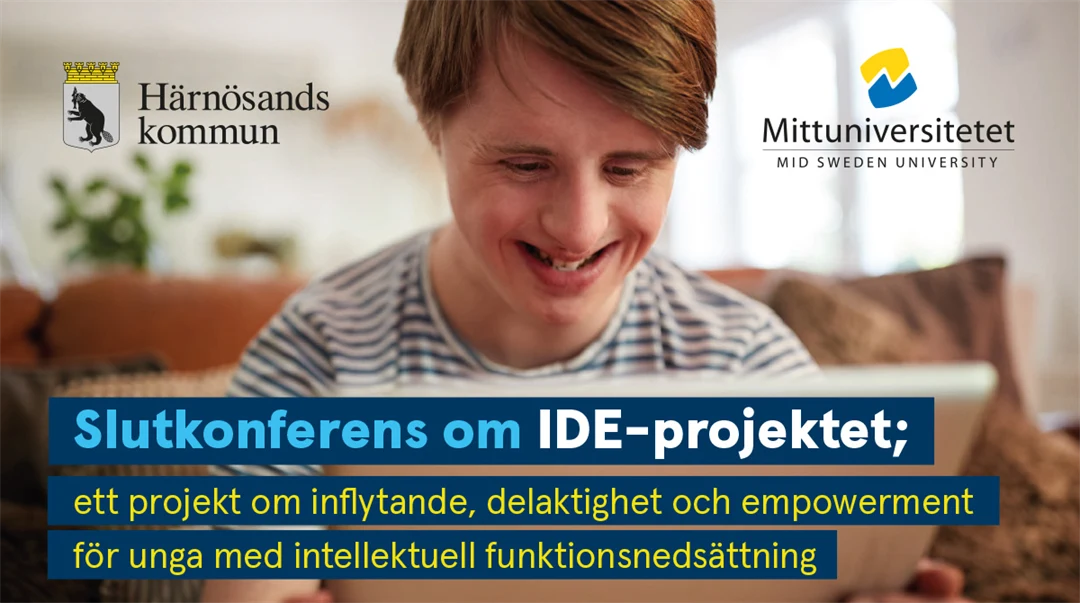 Leende person tittar på en skärm, text och logotyper i bilden.