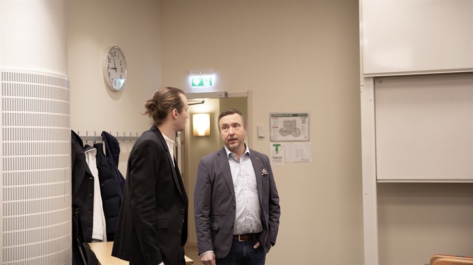 William Sjöström och Lars-Erik Rännar i samtal.