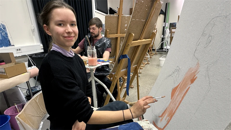 Painting woman