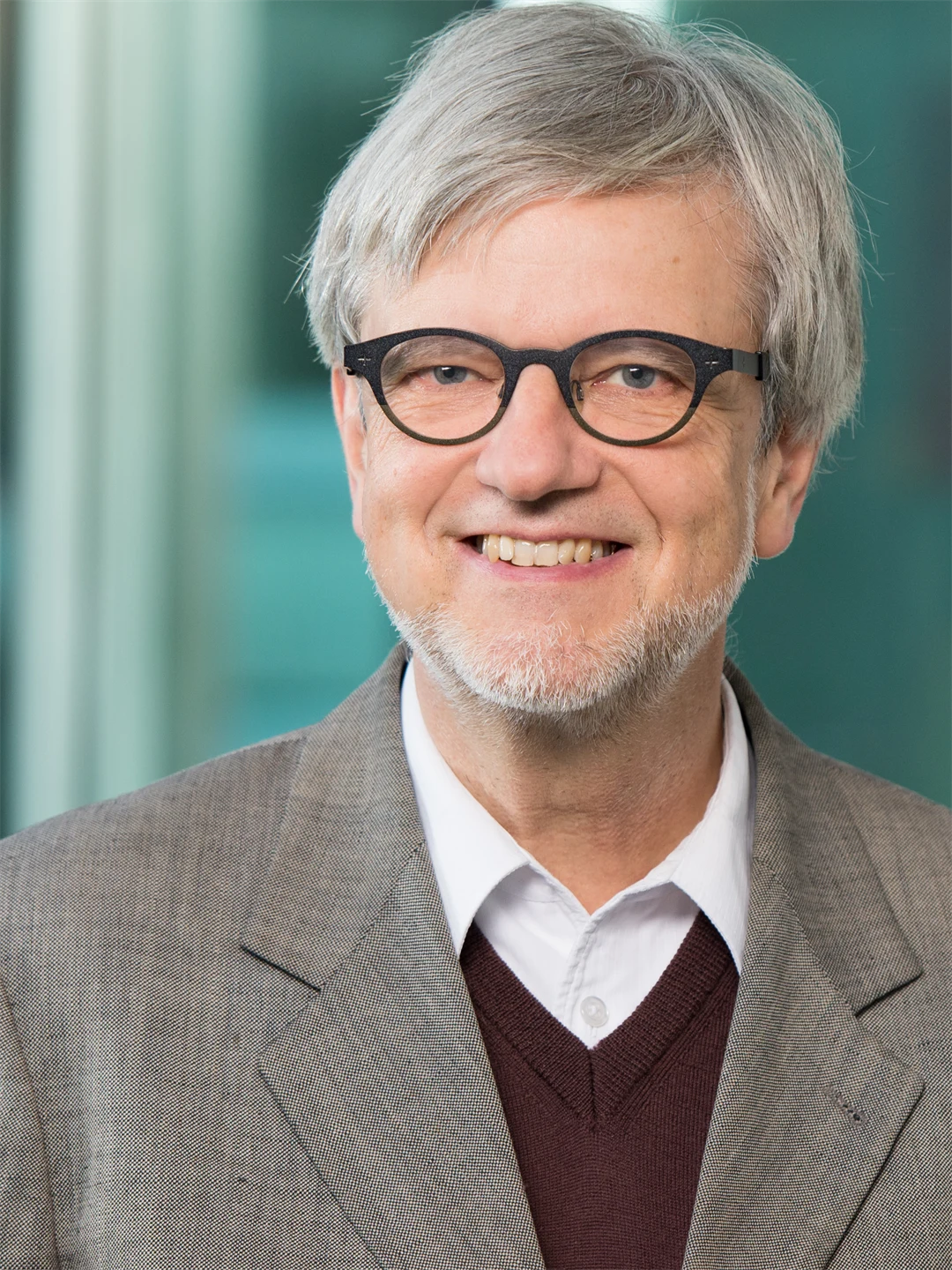 Porträttbild på en man.