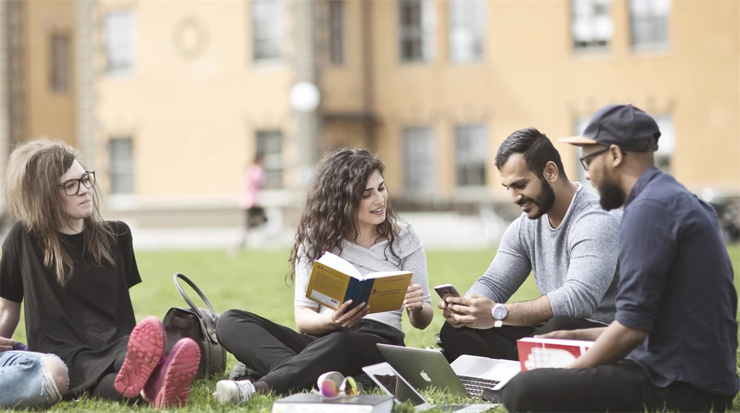 Studenter, utomhus, Östersund