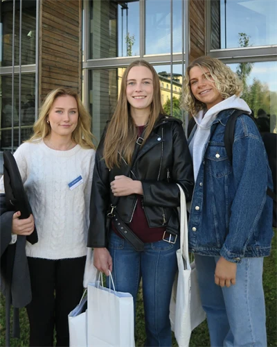 Lina Stjarnborg, Hanna Ostman ochLova Hallback