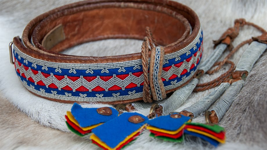 Bälte av Martha Elise Jåma.