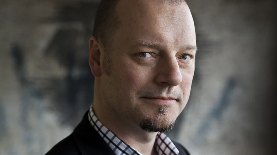 Porträtt av Jesper Strömbäck