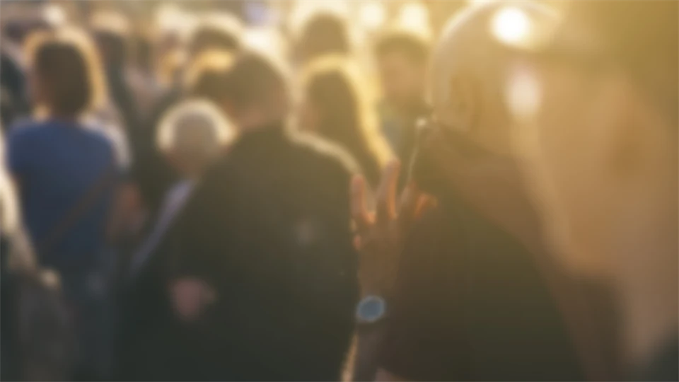 Defocused crowd