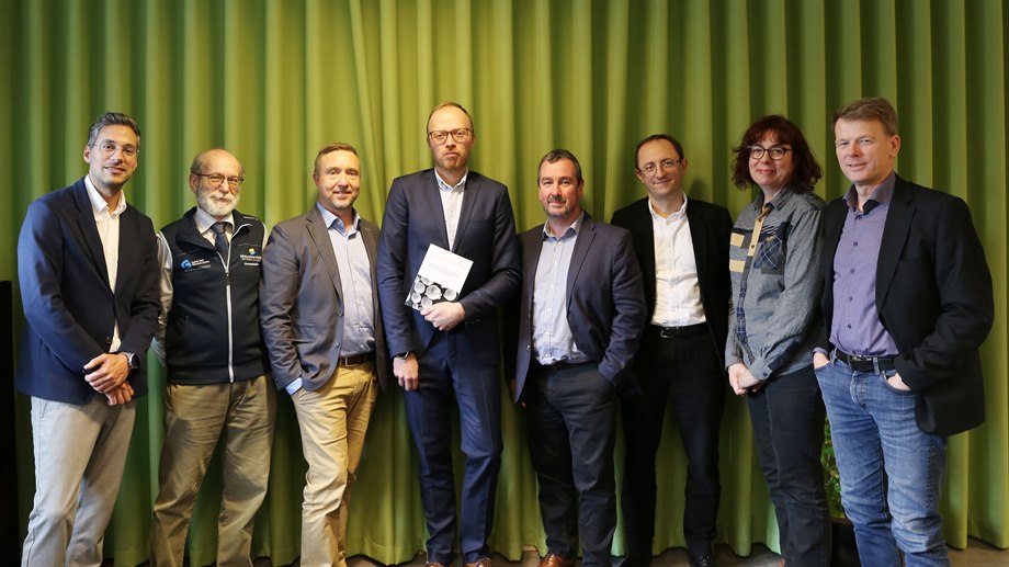 Stefan Roos with supervisors, opponent and grading comittee