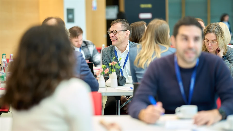 Miuns ledning tillsammans med kollegor på ChallengeEU-möte