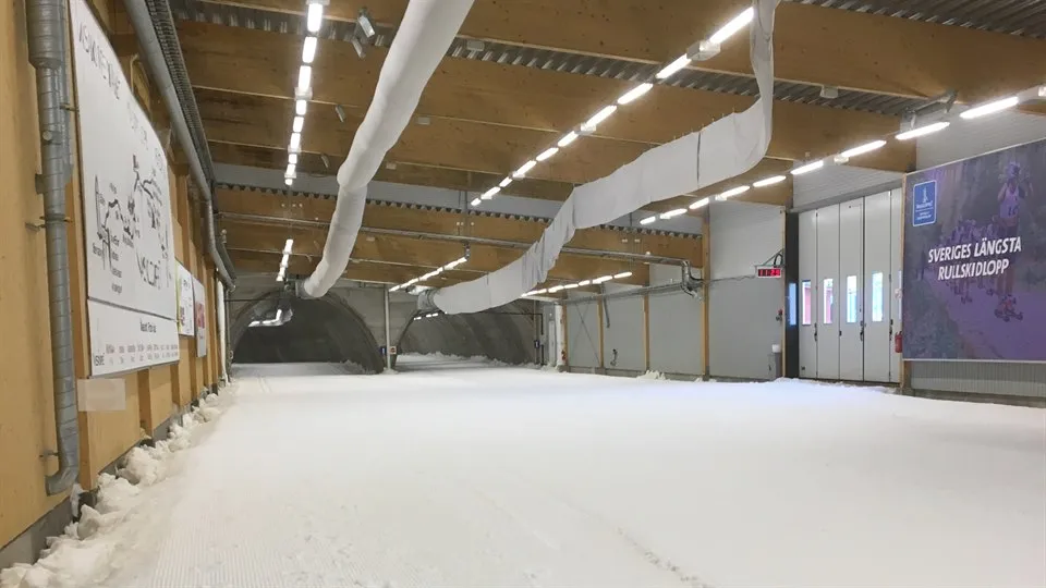 Skidtunnel med konstsnö