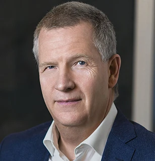 Porträttbild på en man.