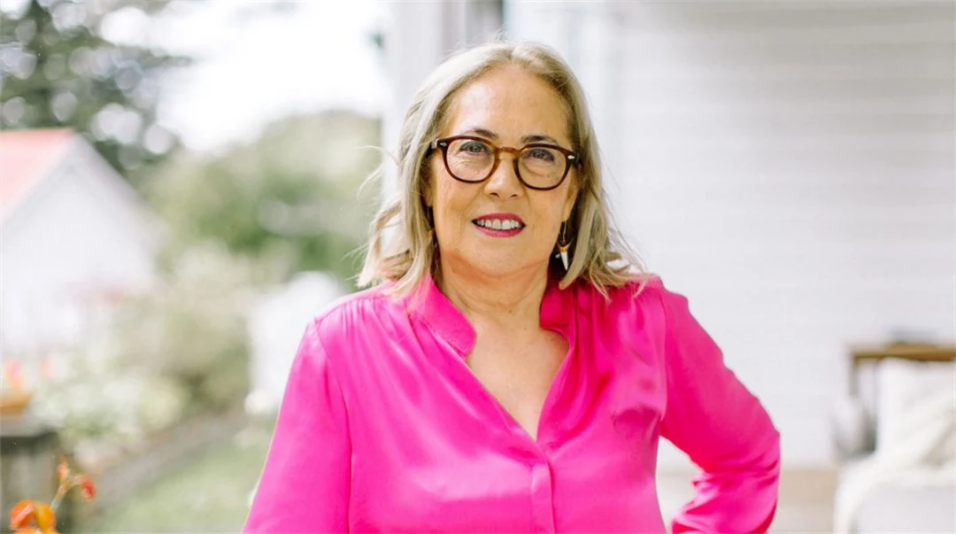 Linda Tuhiwai Smith.