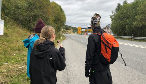 Busshållplats.