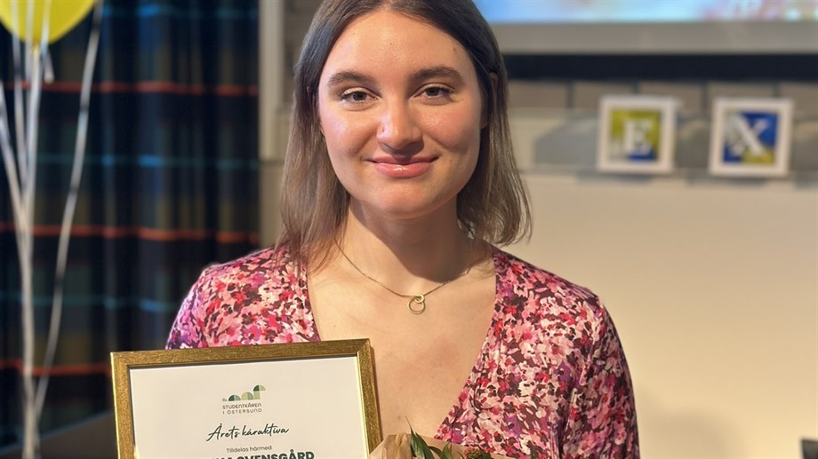 Janina Svengård, tilldelades Studentkårens pris för mest kåraktiva. 