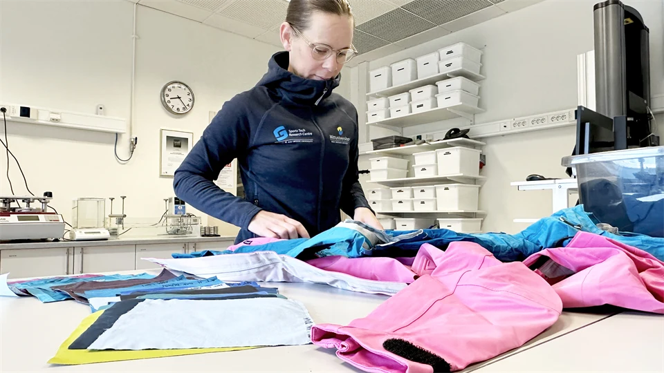 PhD student Louisa Nilsson in the lab
