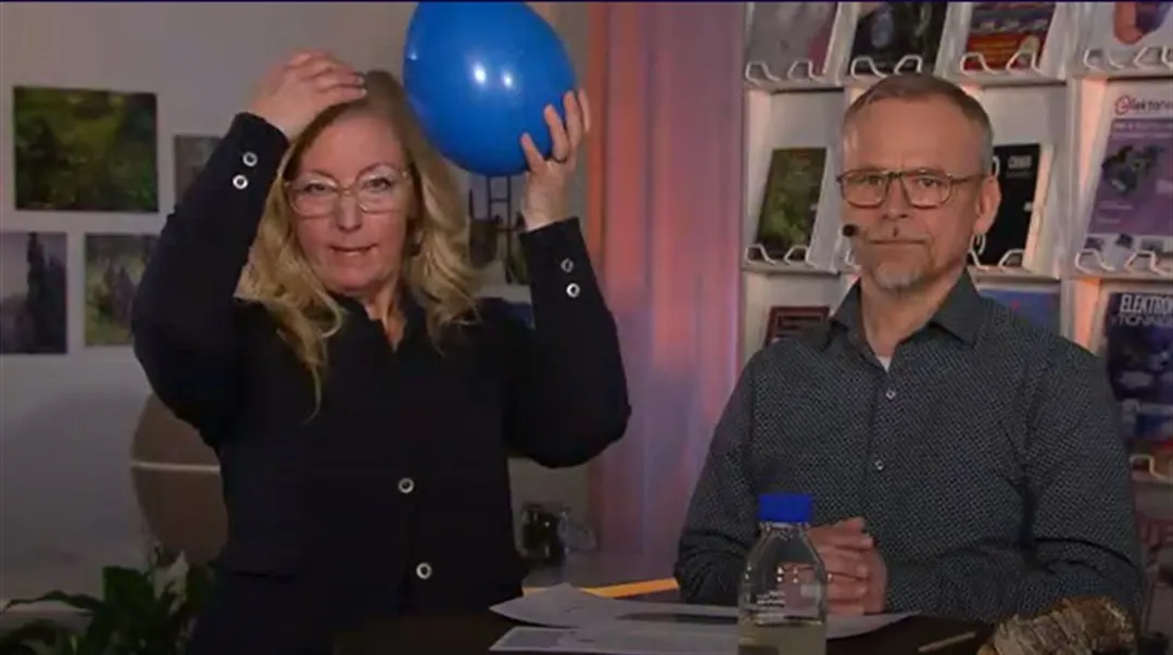 Christina Dahlström och Magnus Norgren håller en UR-föreläsning.