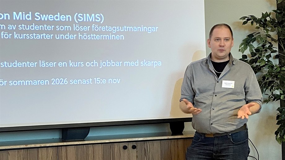 Stefan Forsström presenterar
