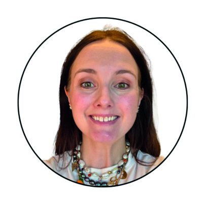 En kvinna med mörkt hår