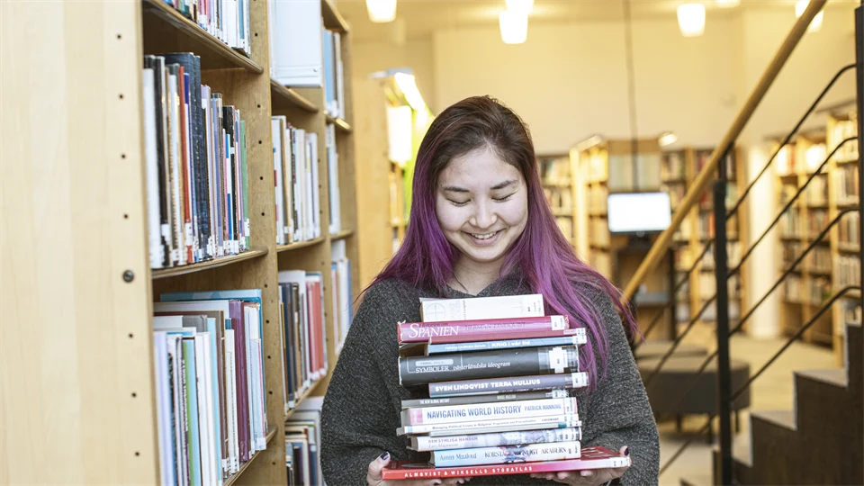 Student med böcker