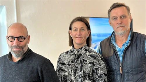Dimitri, Lovisa och Wille, alla Mittuniversitetet, på plats i lokalerna under PLATSKRAFT