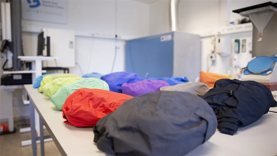 Skaljackor i materialprovningslabbet