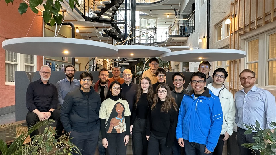 A group photo of several people on campus Sundsvall