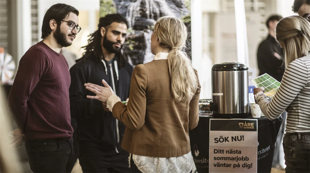 Studenter och arbetsgivare på Mötesplats Campus 