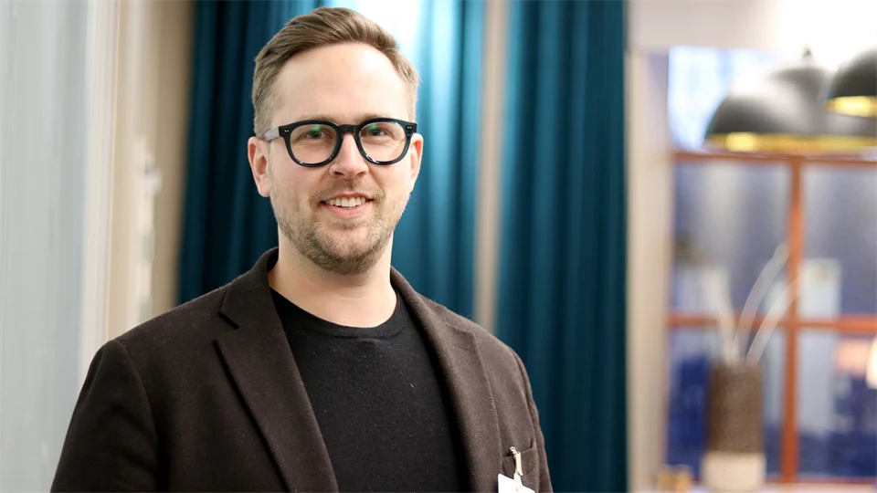 alumnen Axel Häger, tidigare ekonomistudent vid Mittuniversitetet och numera entreprenör bakom företaget Jord Innovation, deltog vid gårdagens prinsbesök vid Mittuniversitetet